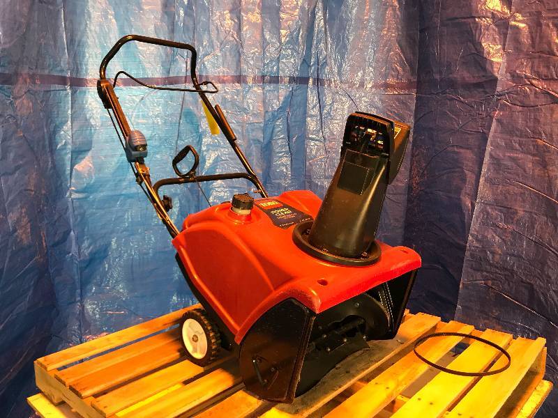TORO SNOW BLOWER
