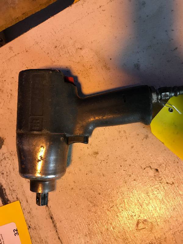 INGERSOLL-RAND 12 IMPACT WRENCH