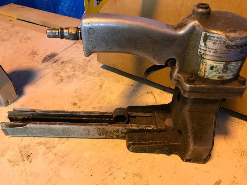 STANLEY BOSTITCH BOX STAPLER