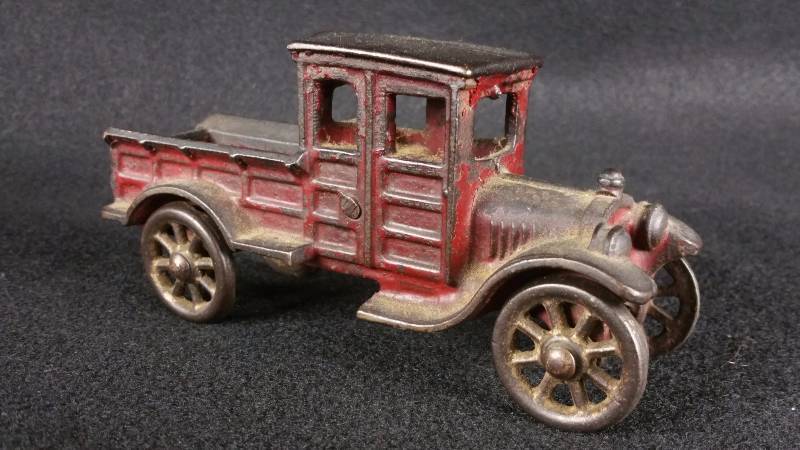 lot 2 image: 1920s 30s Extended Cab Cast Iron Truck