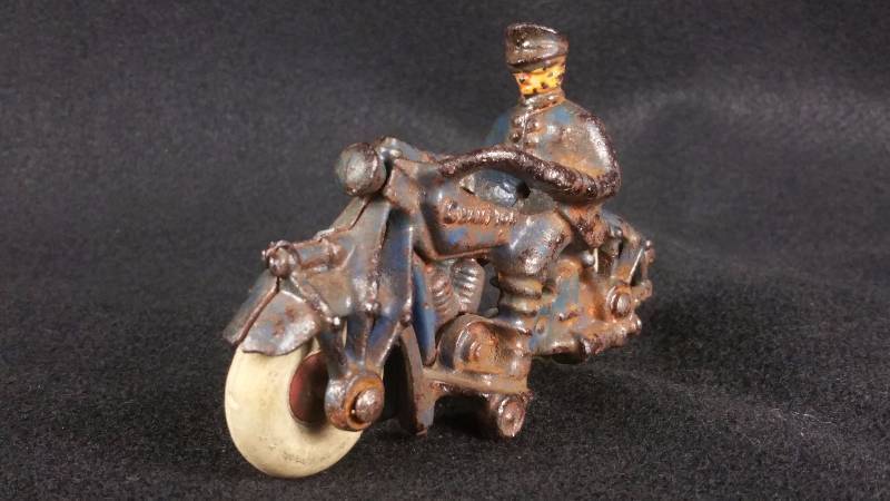 lot 9 image: 1930s Hubley Cast Iron Champion Police Motorcycle