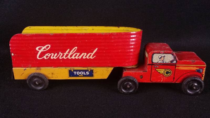 lot 14 image: Vintage Tin Litho Courtland Supply Truck