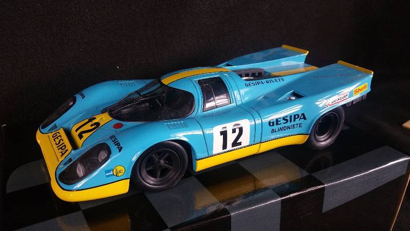 lot 15 image: Universal Hobbies Porsche 917 118  Exoto Box