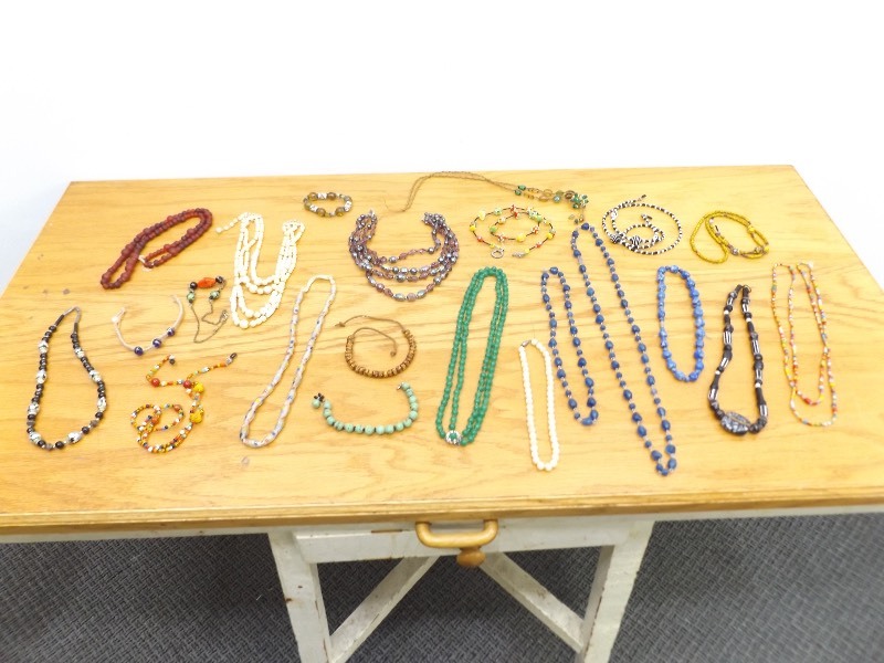 lot 29 image: Lot of High Quality Semi Precious Stone and Glass Beaded Costume Jewelry