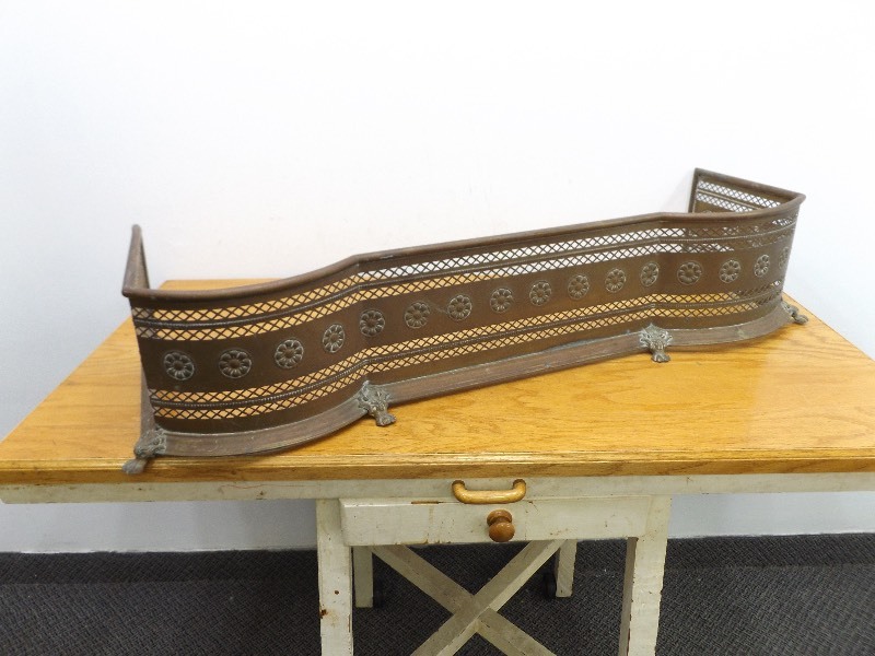 lot 43 image: Antique Brass Fireplace Guard