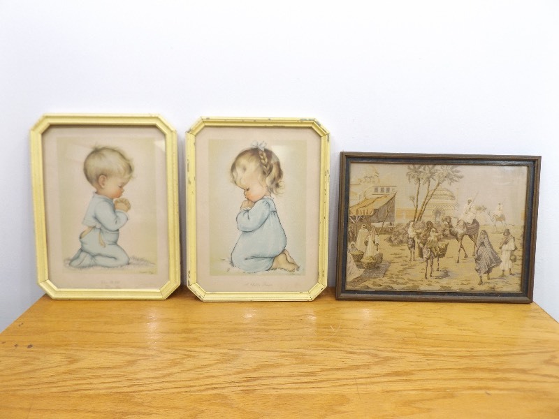lot 44 image: 3 AntiqueVintage Framed Prints, and Tapestry 