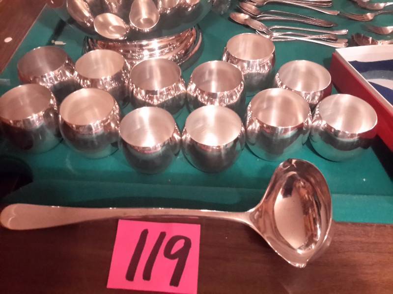 lot 119 image: Silver Plate Punch Bowl, 12 cups and ladel