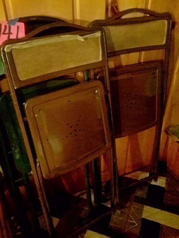 lot 141 image: 7 Metal vintage  Folding Chairs