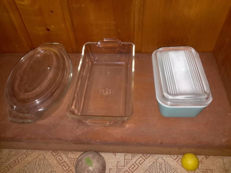 lot 116 image: Lot of Pyrex casseroles and 9 glass pie plates
