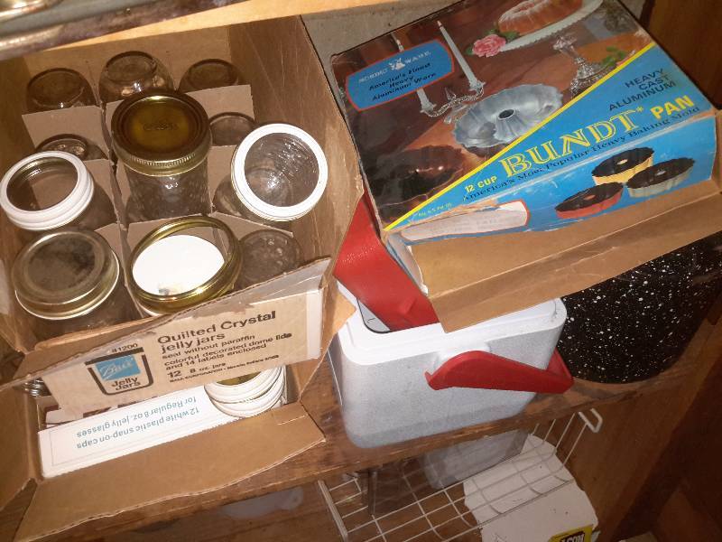 lot 147 image: Large lot of vintage and kitchen and cook ware as pictured. Bring your own boxes