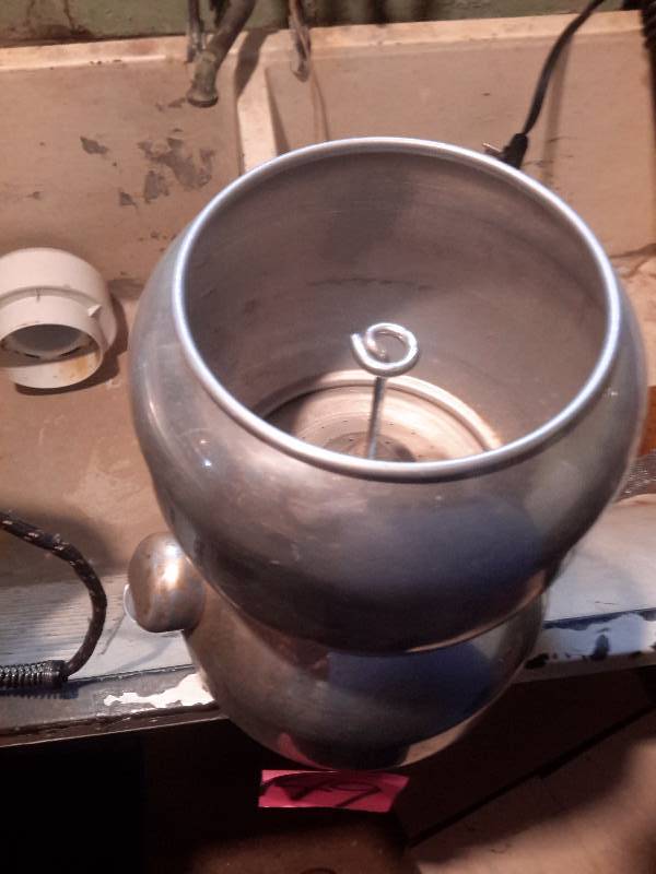 lot 149 image: Vintage Coffee percolator.. Looks complete
