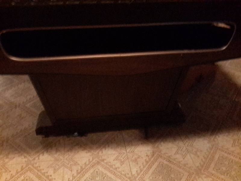 lot 3 image: Pool Table as pictured.   Pool Cues included as pictured