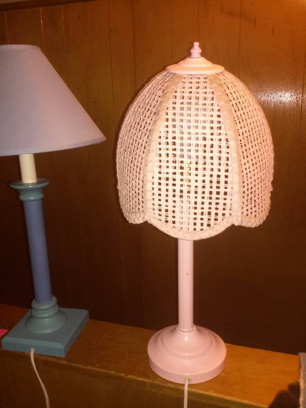lot 176 image: 2 Table lamps and Vintage globe (has USSR so that gives you age).