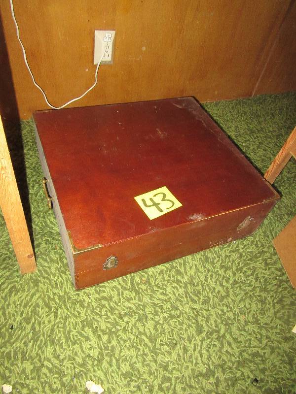 lot 43 image: US Post office training kit..PIGEON HOLE Case They used this to teach the sorting of mail.