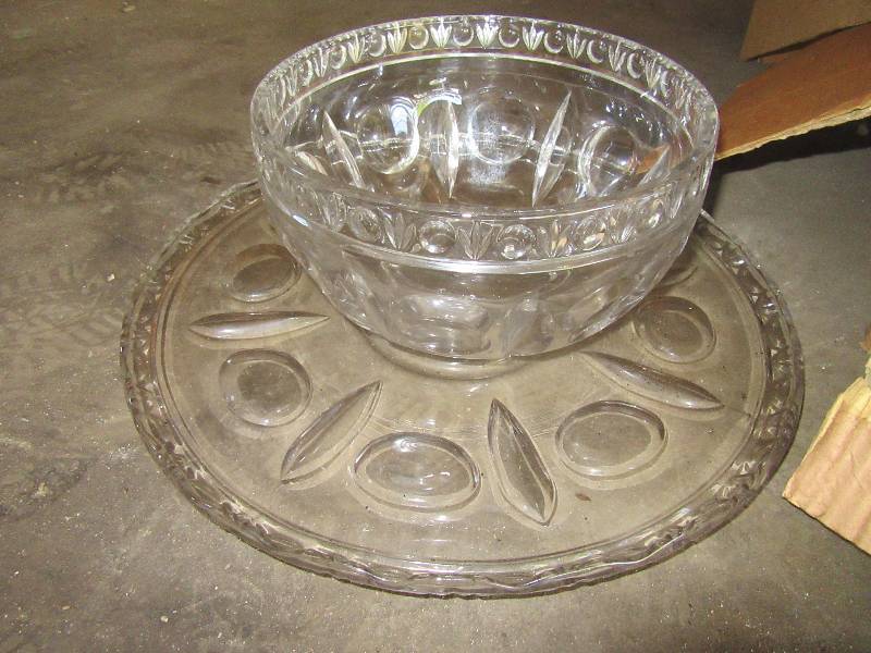 lot 198 image: Heavy Glass Punch Bowl and 12 glass cups. In original box