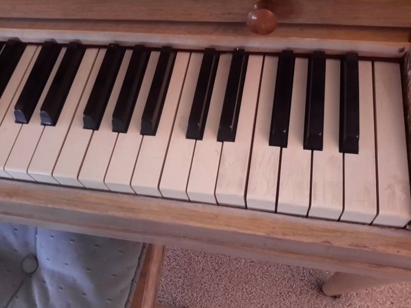 lot 2 image: Lester Console type of Piano and Seat