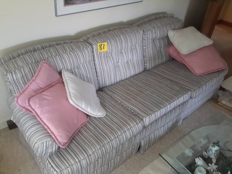 lot 81 image: Mid Century type of Couch.. Upholstery is in good shape