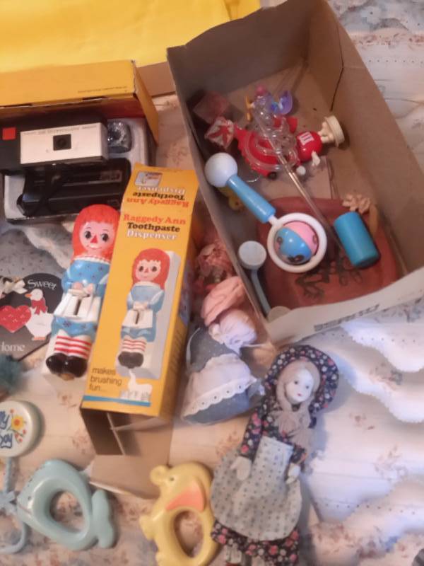 lot 97 image: Large lot of decorative items.. Napkins, Table clothes etc. Bring your own boxes