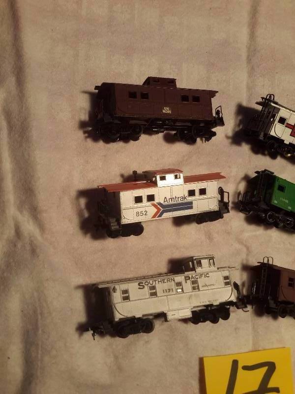 lot 17 image: 6, HO scale Caboose