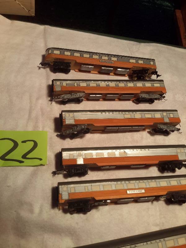 lot 22 image: 7, Solid wood HO Train Cars as pictured