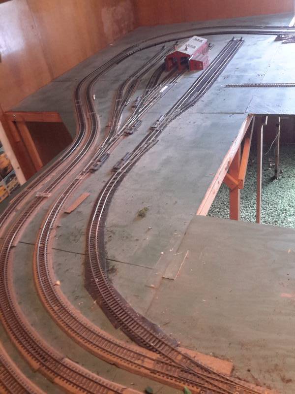 lot 1 image: Entire HO Train Track set up.. Approx 10 ft x 10 ft..