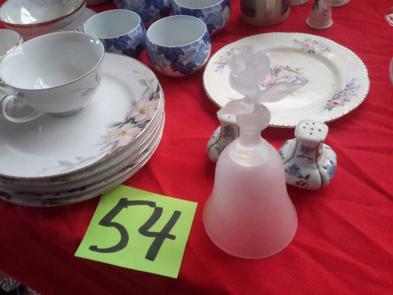 lot 54 image: Nice glassware as pictured. Includes set of 5 hand Painted NIPPON cup and saucers