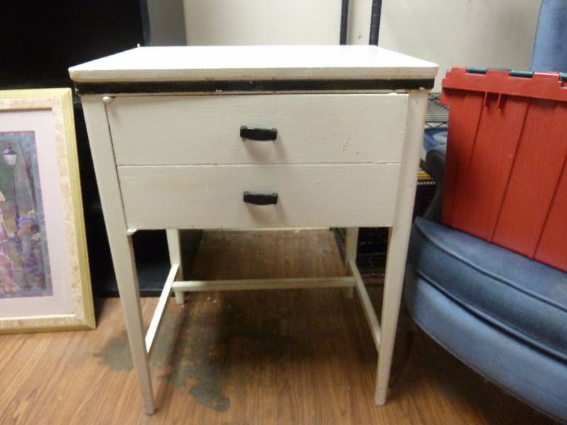 lot 401 image: Antique White Rotary Sewing Machine in Cabinet