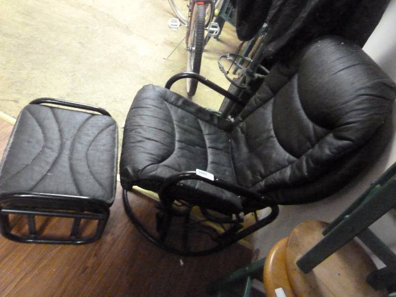 lot 409 image: Glider Chair with Glider Ottoman