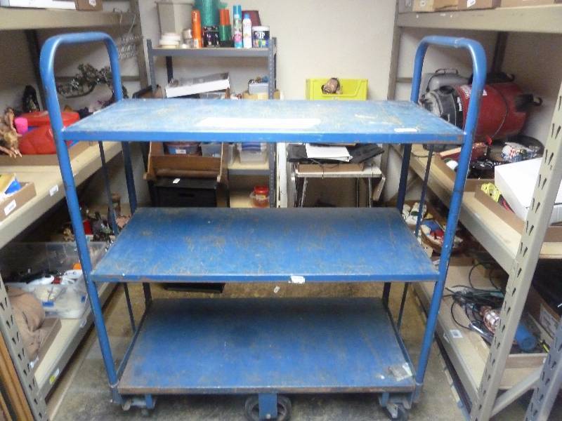 lot 422 image: Heavy Duty Metal Rolling Cart