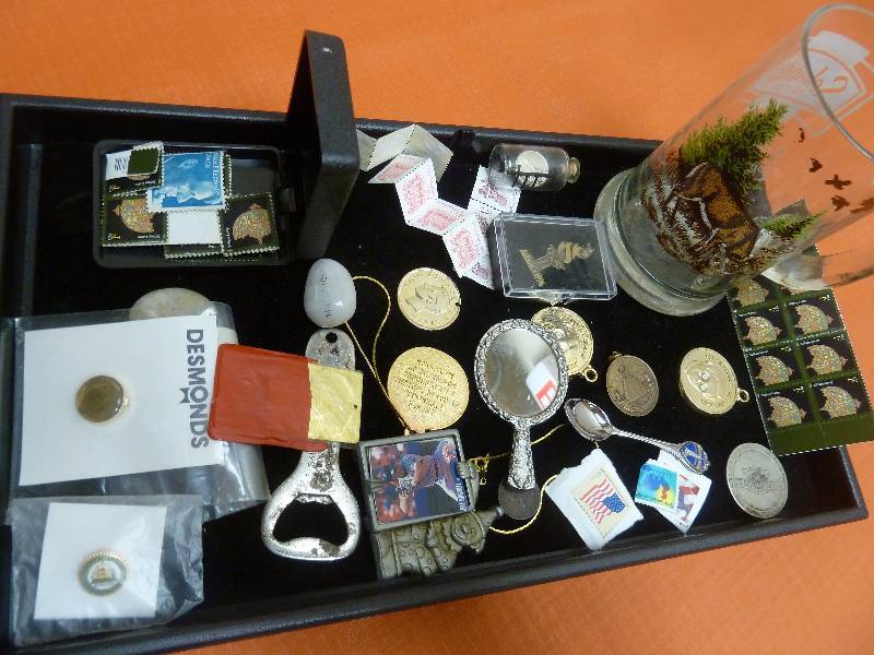 lot 430 image: Collectible Lot