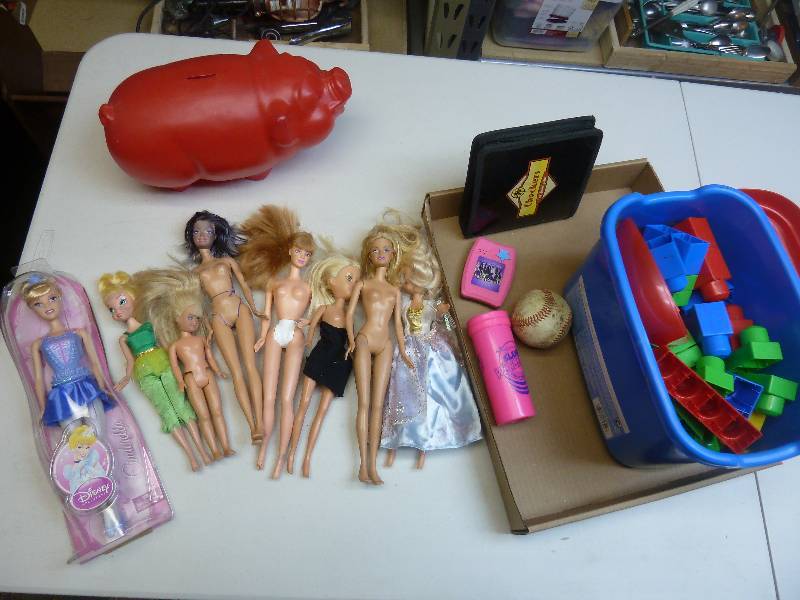 lot 446 image: Toy Lot