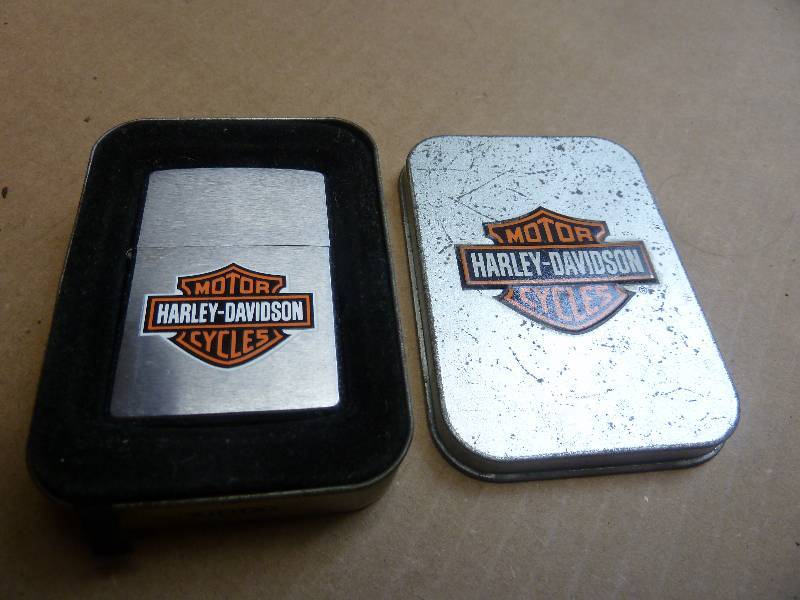 lot 451 image: Harley Davidson Zippo  Lighter with Case