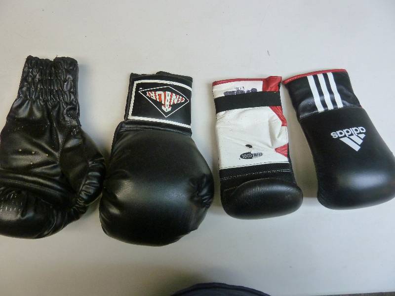 lot 452 image: Boxing Lot