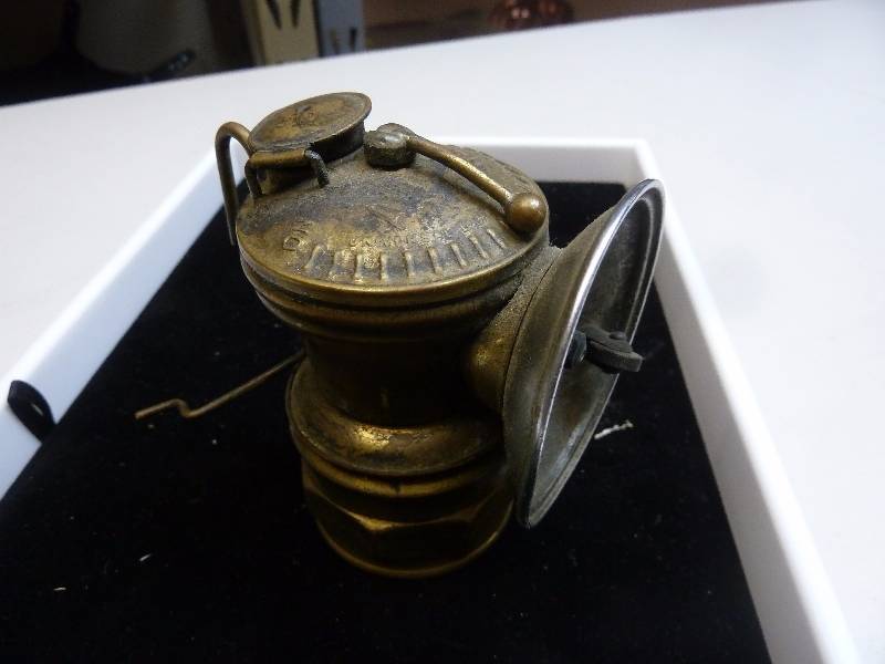 lot 457 image: Vintage Miners Hat Lamp - Brass