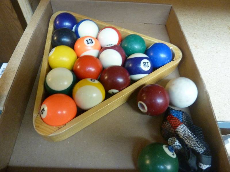 lot 462 image: Billiard Lot