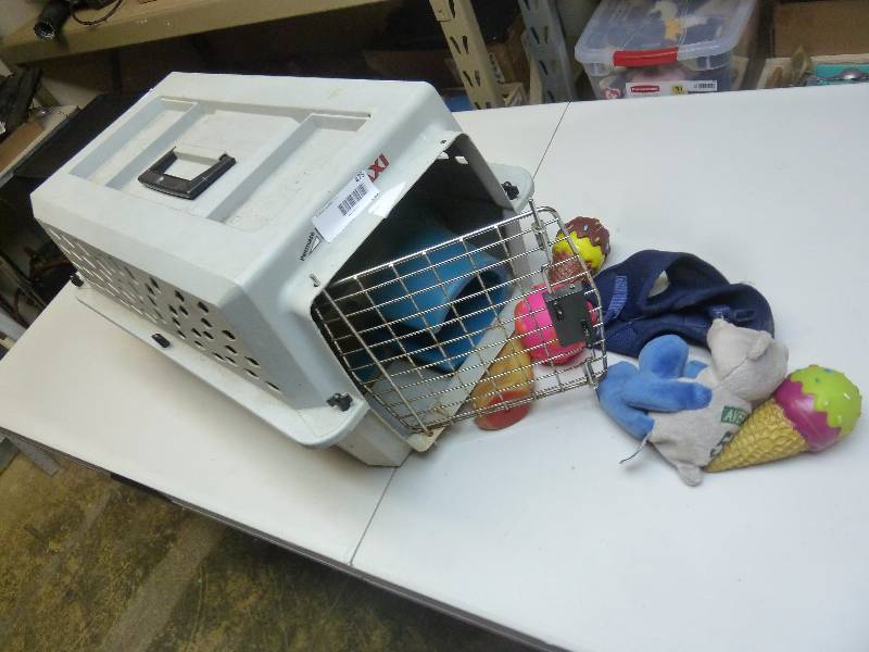 lot 475 image: Pet Lot