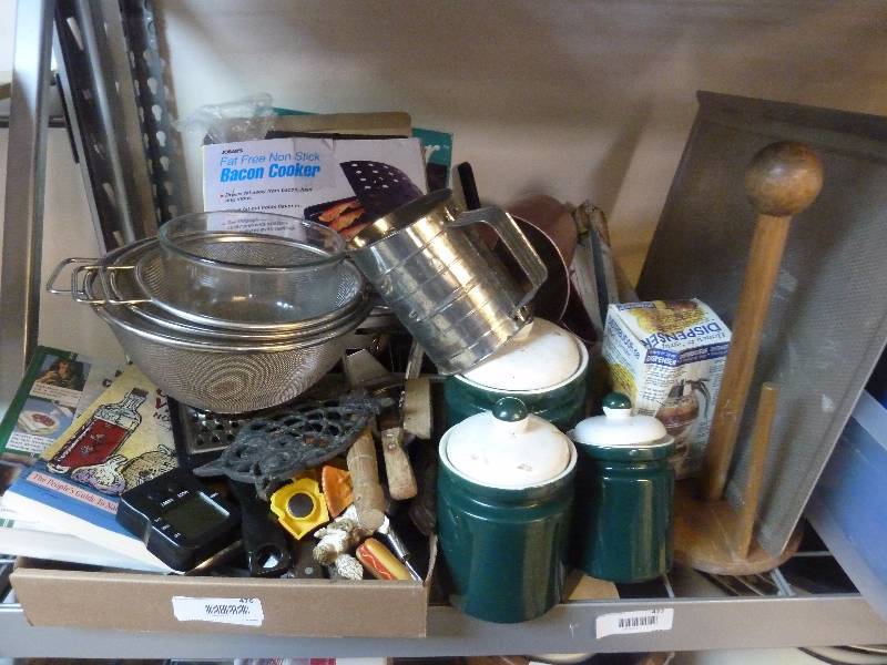 lot 477 image: Large Kitchen Lot