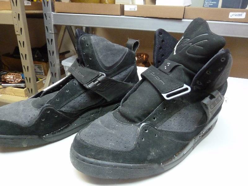 lot 499 image: Air Jordan Shoes