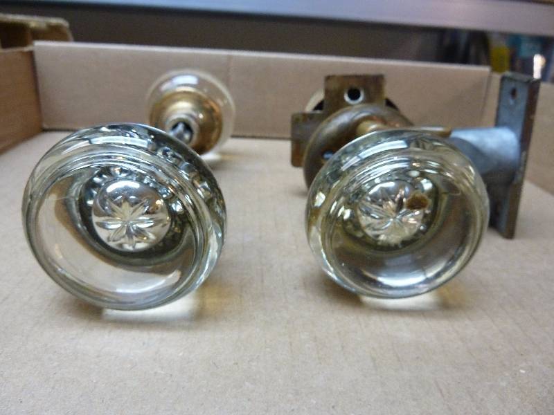 lot 503 image: Antique Glass Door Knobs