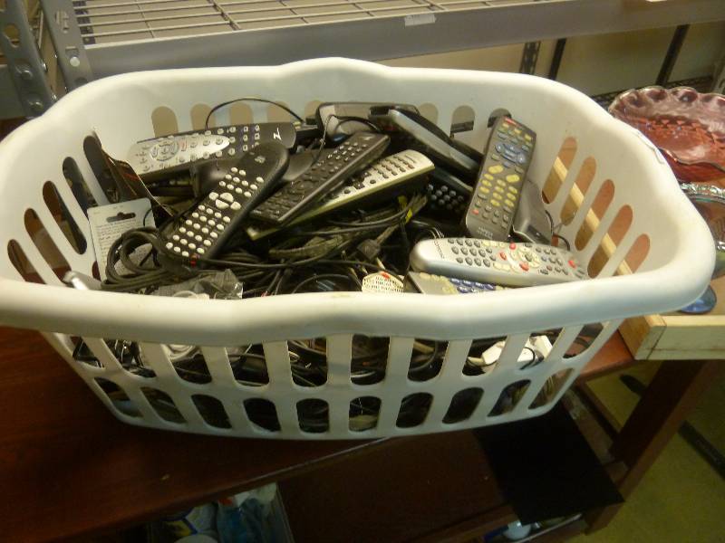 lot 528 image: Cords and Remotes