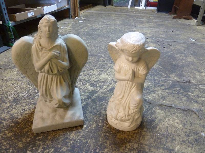 lot 532 image: Angel Statues