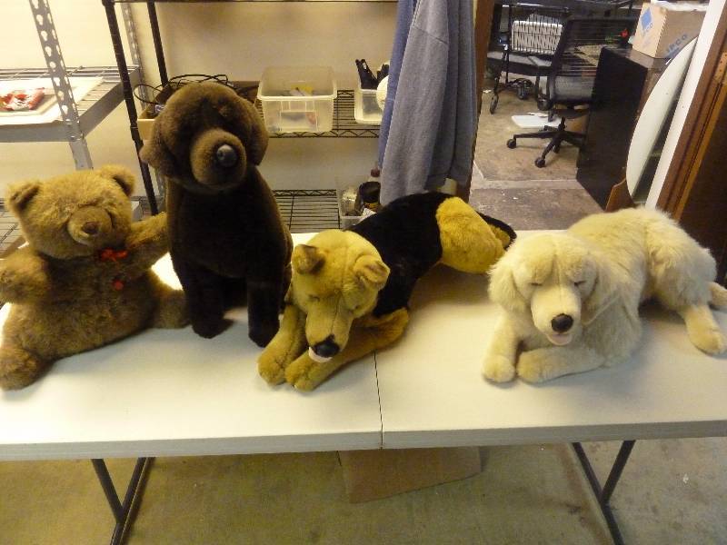 lot 531 image: Large Plush Lot