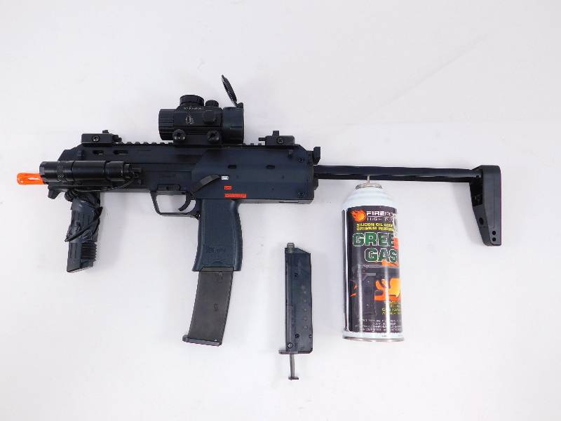 lot 1 image: H&K MP7A1 Green Gas Airsoft Gun