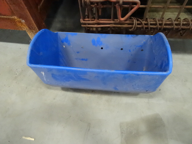 Tapco poly grain buckets. 14 x 8 bl...