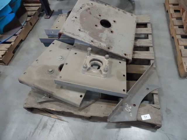 End plates for screw conveyors...