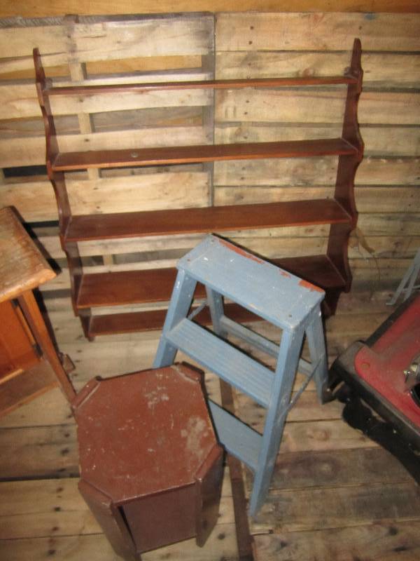 lot 10 image: Stepladder, wall display 32 wide a...