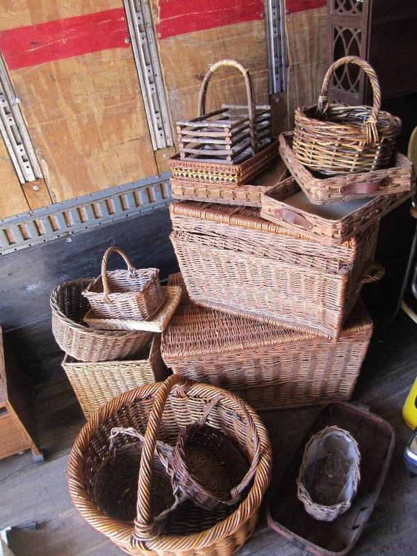 lot 22 image: Lot of wicker items...