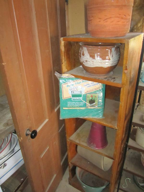 lot 40 image: Lot of pots and planters, SHELF NOT...