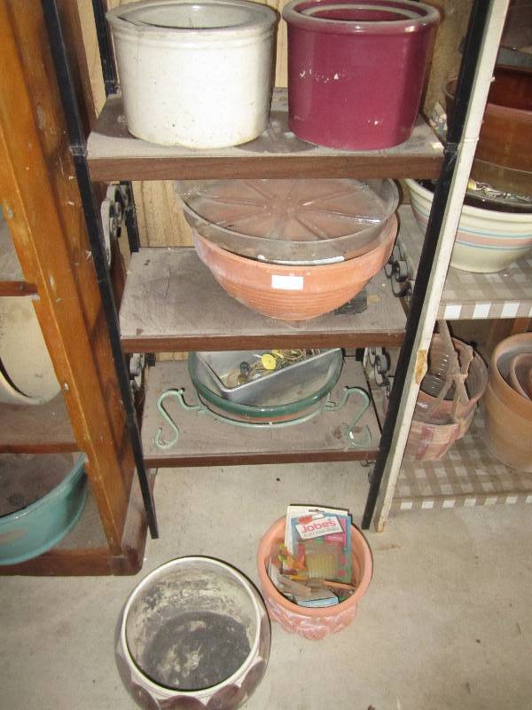 lot 41 image: Lot of pots and planters, SHELF NOT...