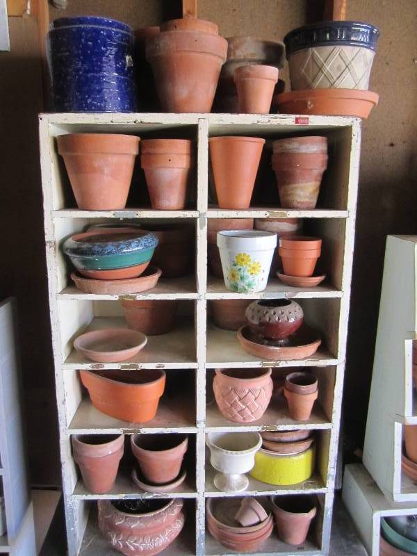 lot 45 image: Lot of pots and planters, SHELF NOT...